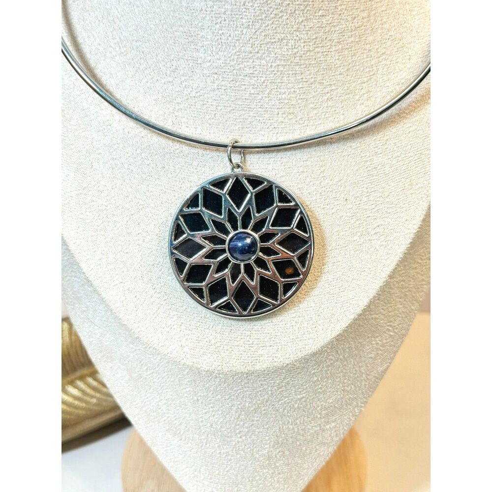 Choker Necklace with large Pendant